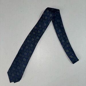 Elegant Navy Blue Leaf Pattern Tie
